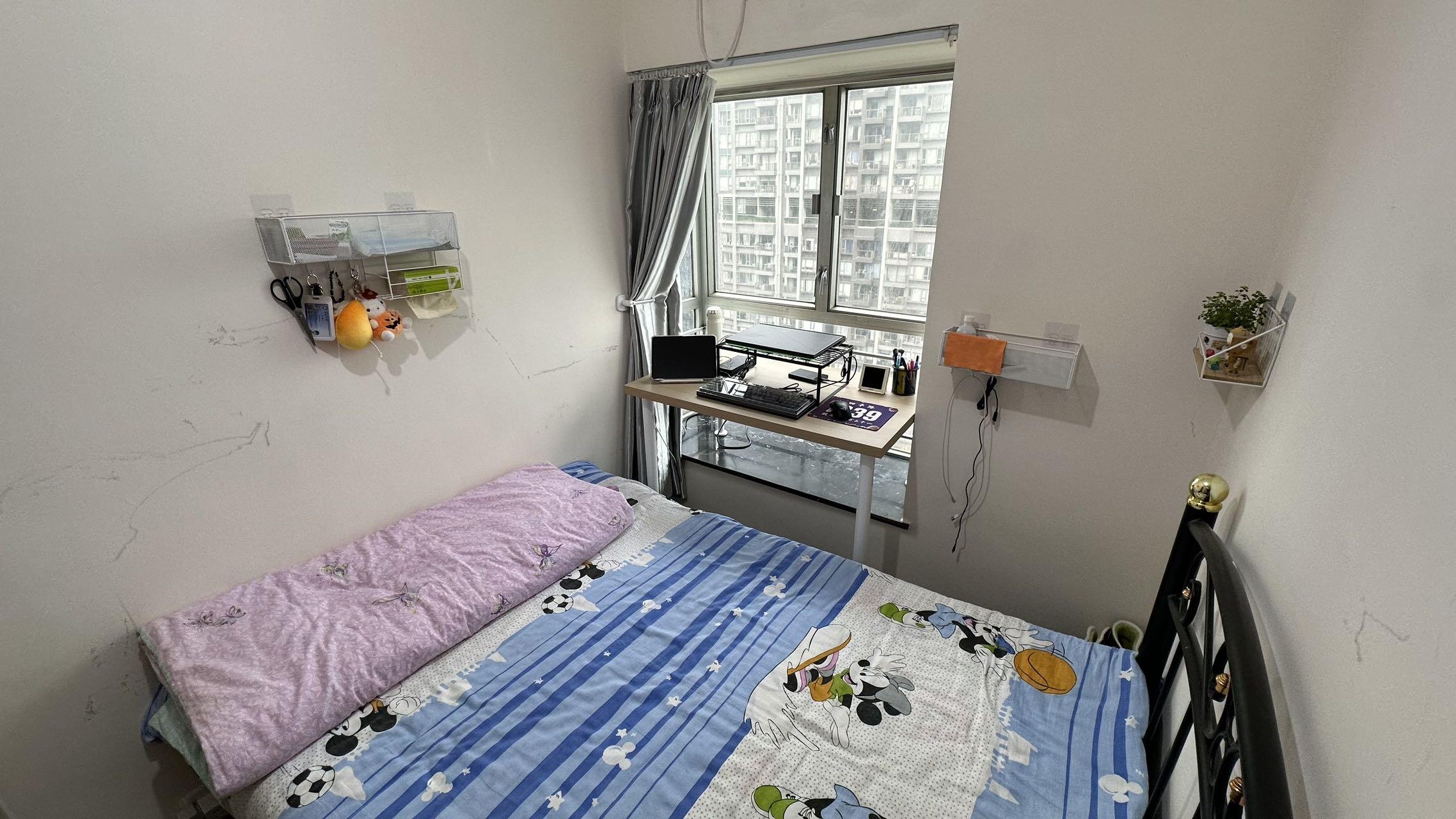 近港大 西营盘C口 步行至学校10分钟