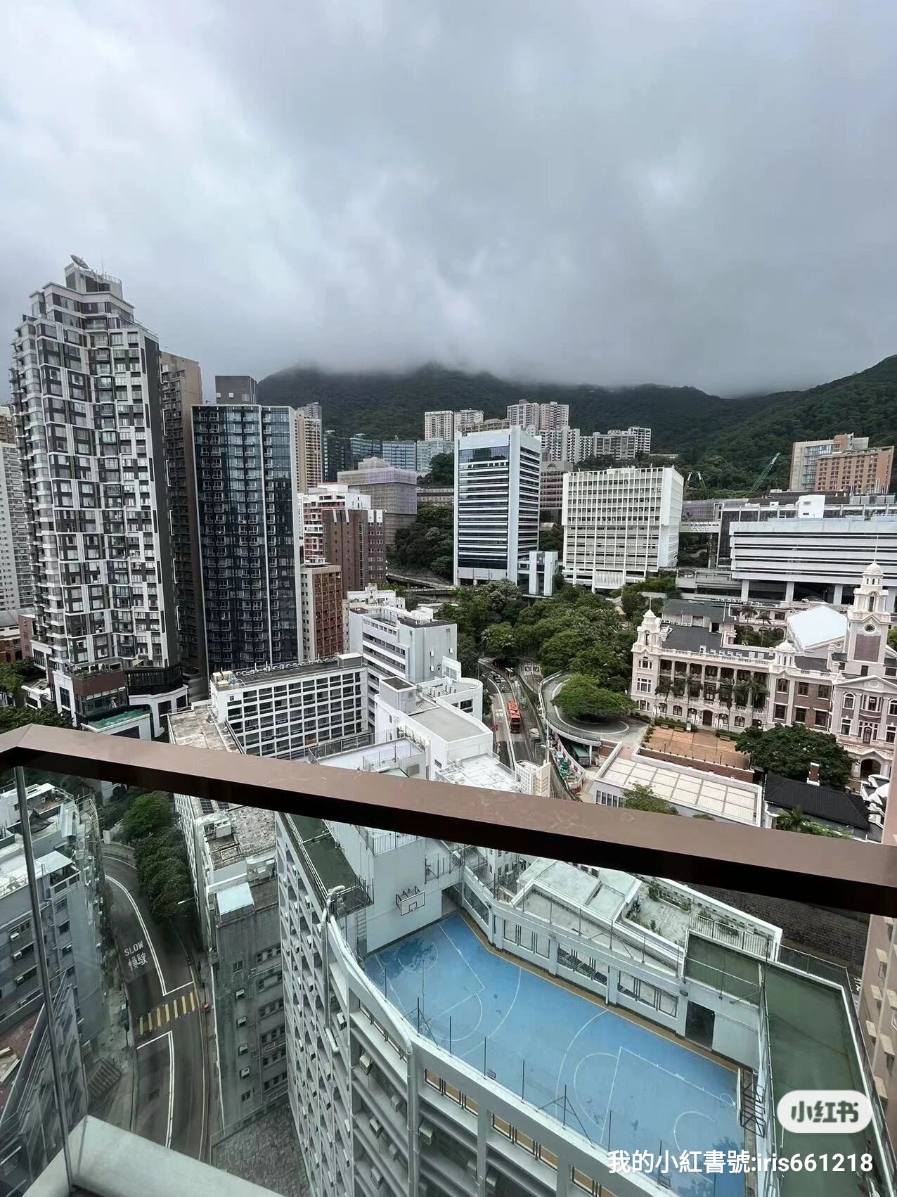 步行港大A1口4分鐘
​薄扶林道63號 高層  
一房一廳  ​270呎  
靚景向正南
拿包入住
25​年港大暑假房源 薄扶林道63號高層一房 靚景 去港大步行4分鐘 租20000