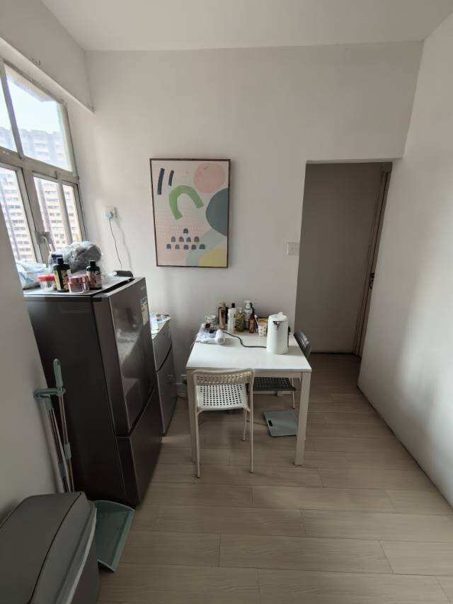 香港西营盘惠苑女生单间转租 包含水电网