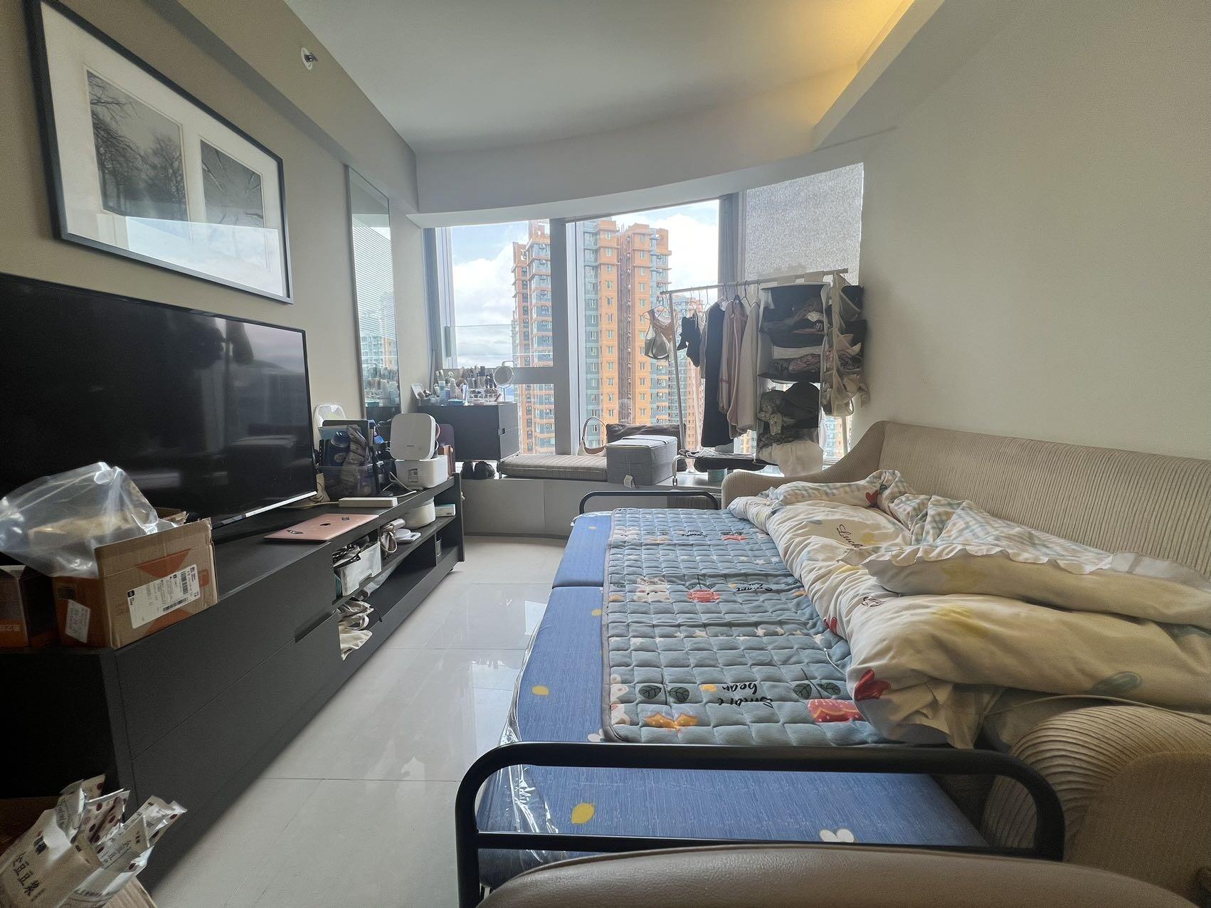 海韵轩客厅低价转租（靠近港理，红磡地铁站）