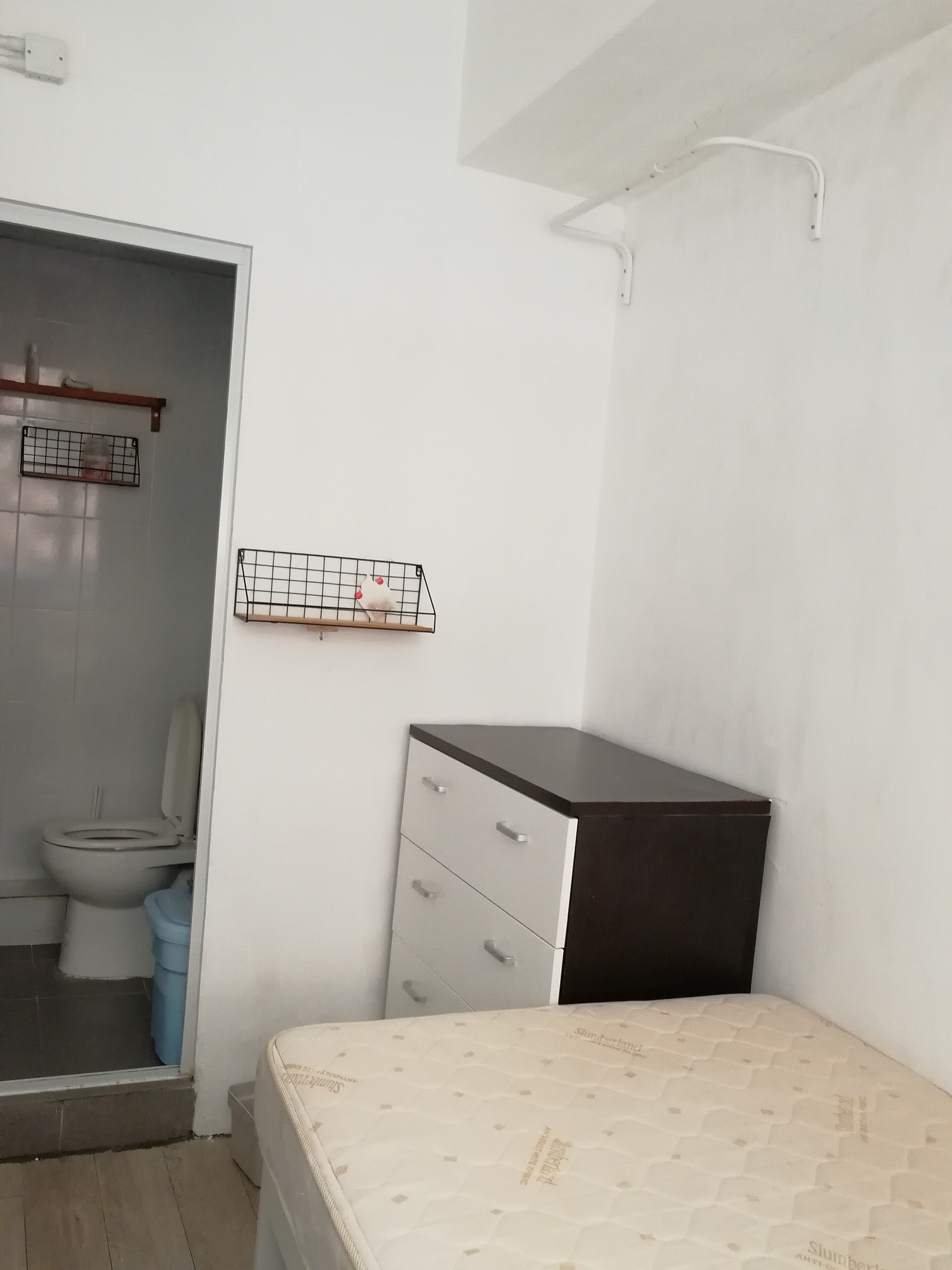 香港大学附近套房（免佣金）近香港大學套房  （大面积专属私人空间），随时看房间及搬入