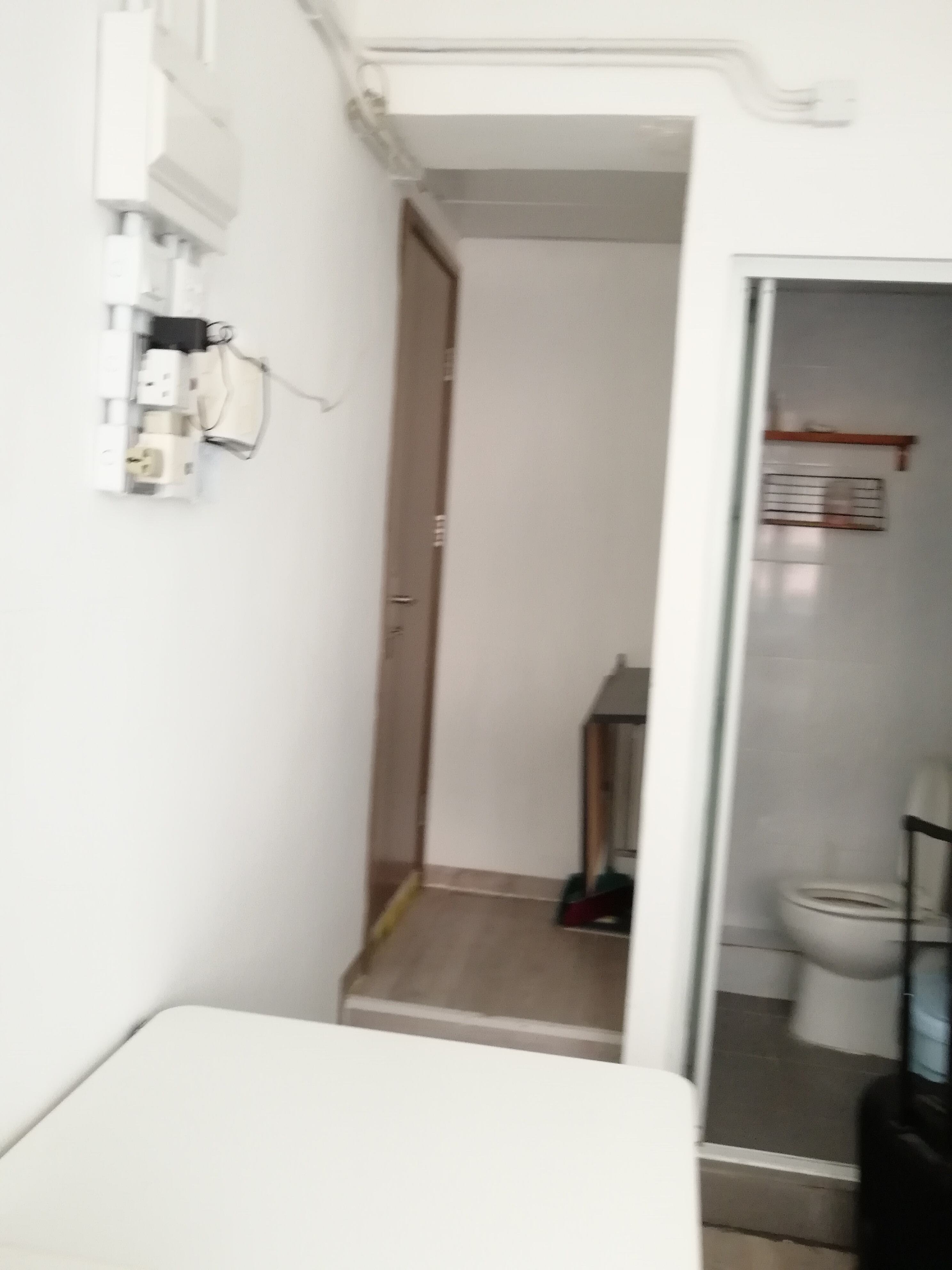 香港大学附近套房（免佣金）近香港大學套房  （大面积专属私人空间），随时看房间及搬入