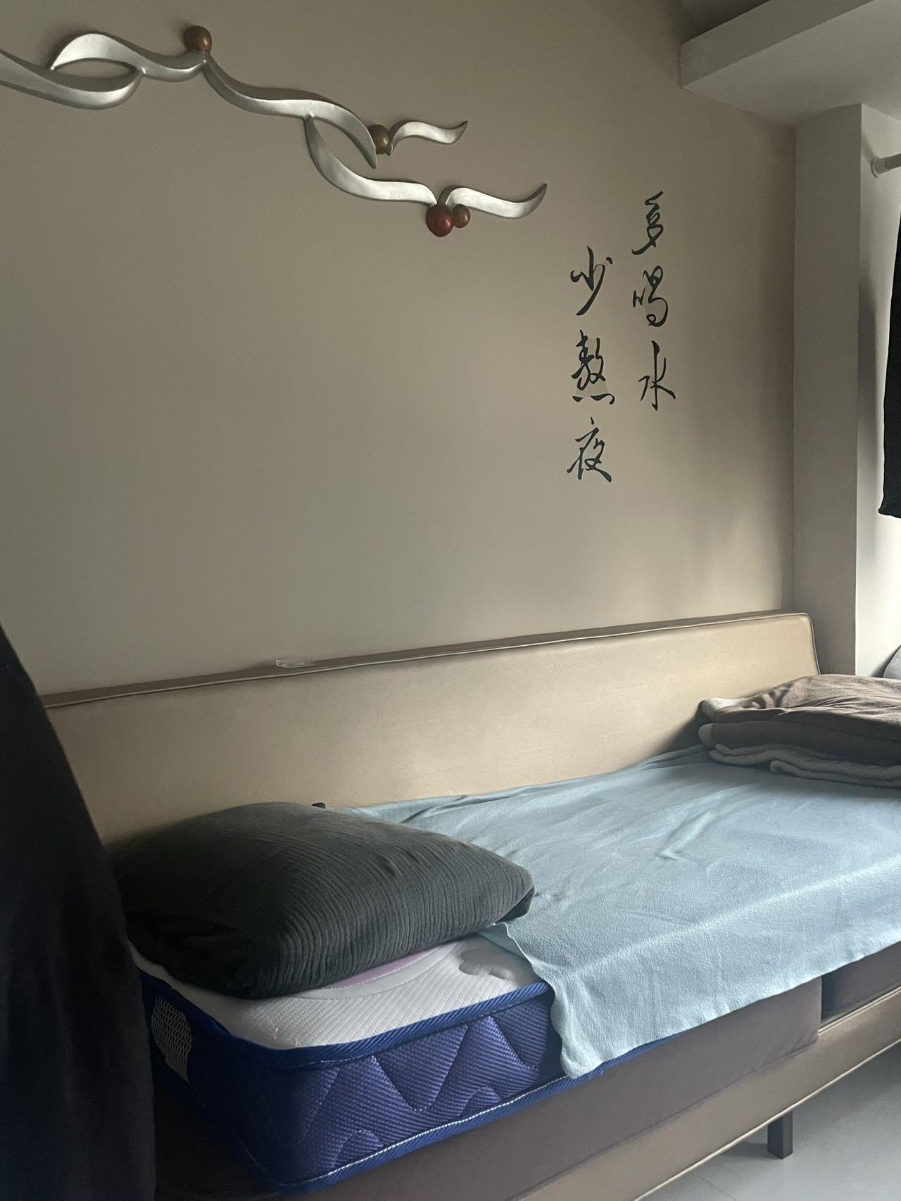（女生）海湾轩B座高层客厅转租，即日到8月中旬