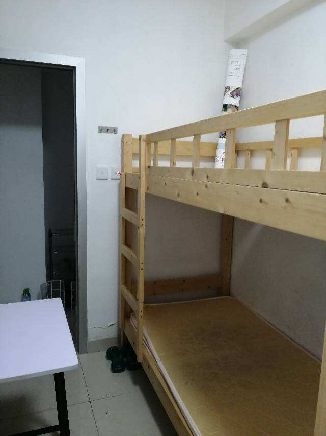 香港大学地铁站出口50米业昌大厦独立套房出租