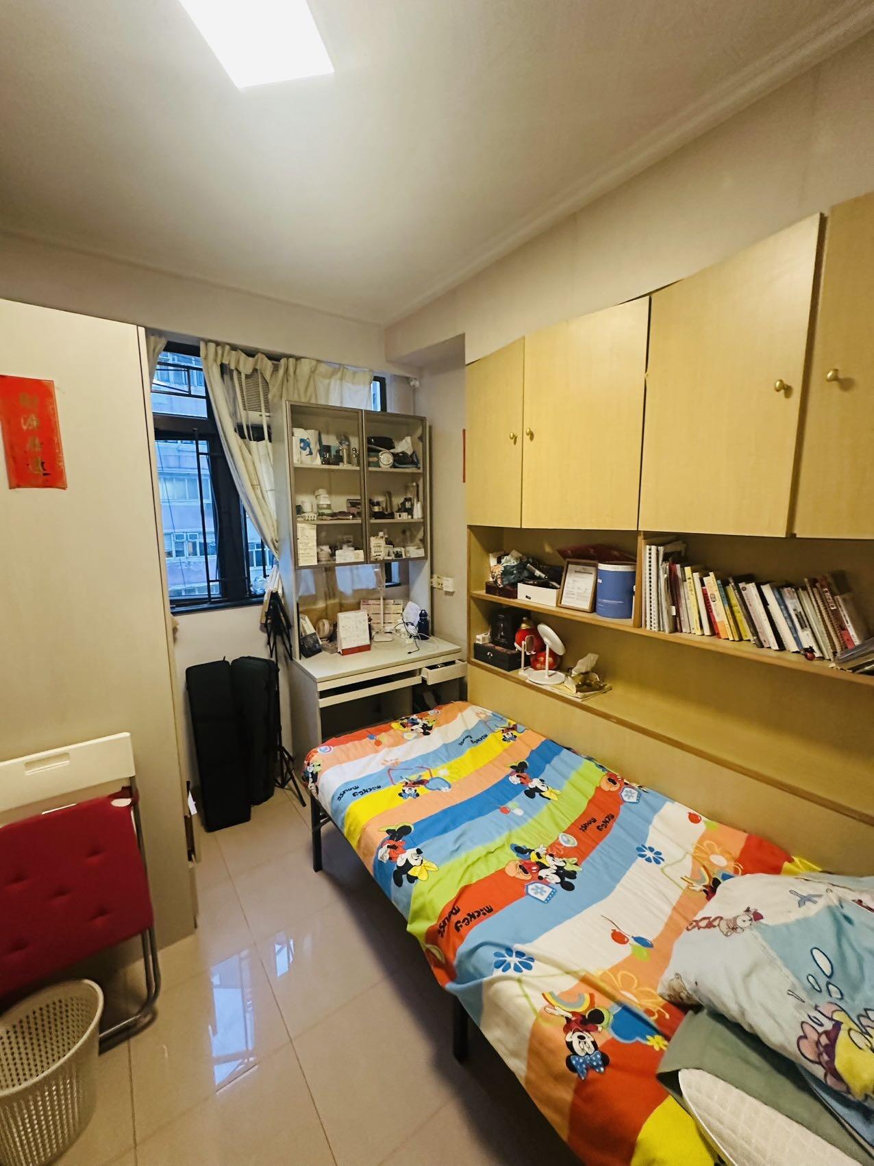 【拎包入住】湾仔地铁站附近,3人一个套间5850, 限女生包家具,洋楼有电梯,有保安及监控.