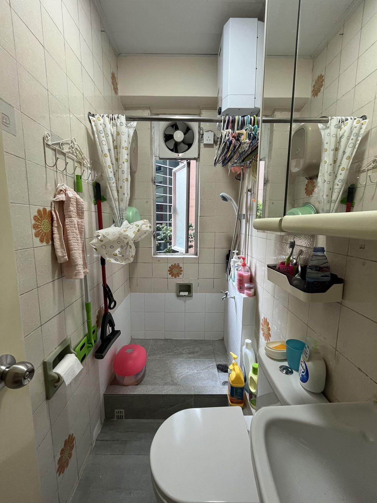 港岛区香港大学地铁站 房间通风及光线好 又安静 交通和购物超便利