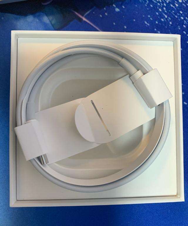 原裝蘋果充電線，原装苹果充电线