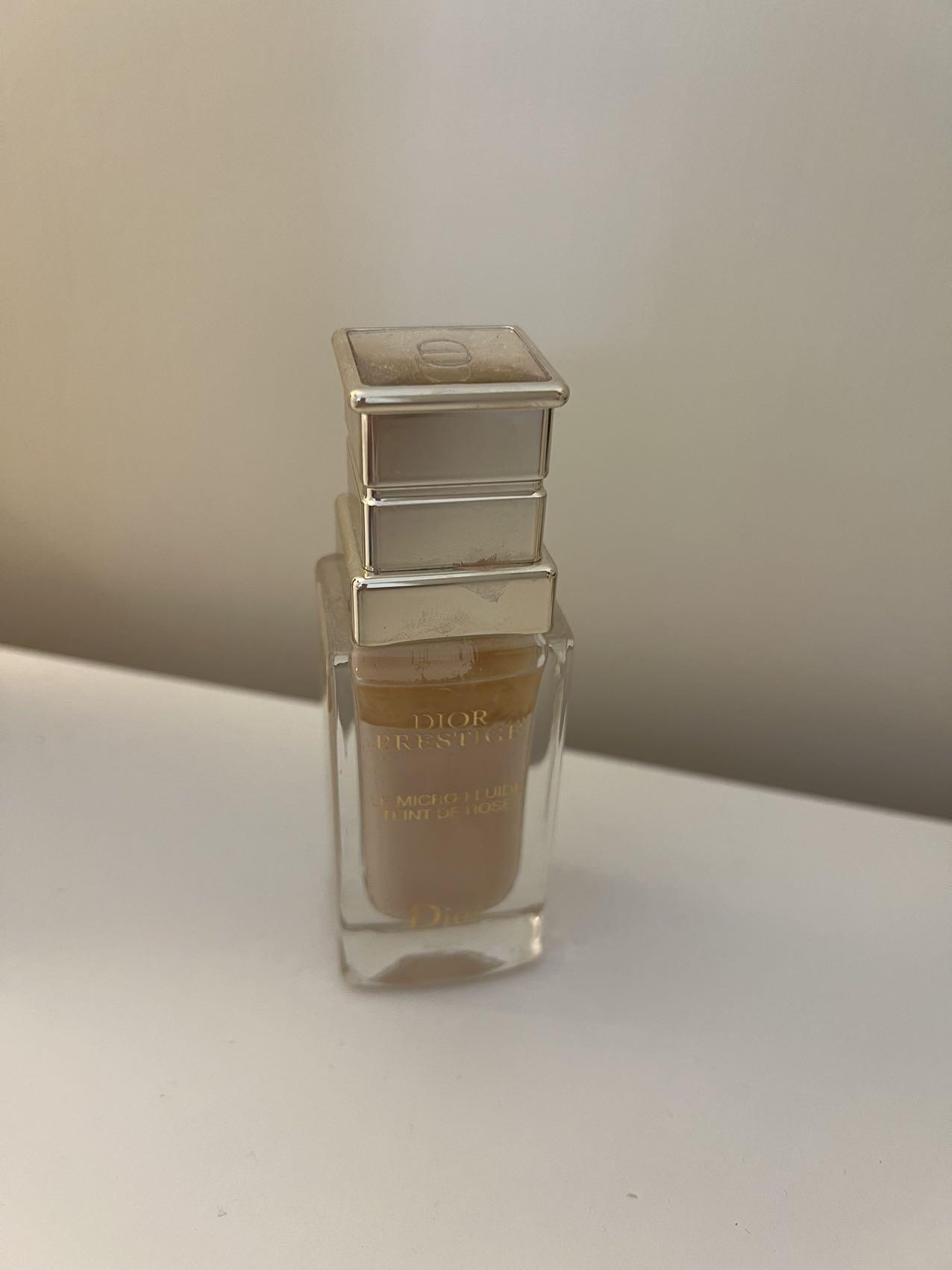 Dior花蜜粉底液