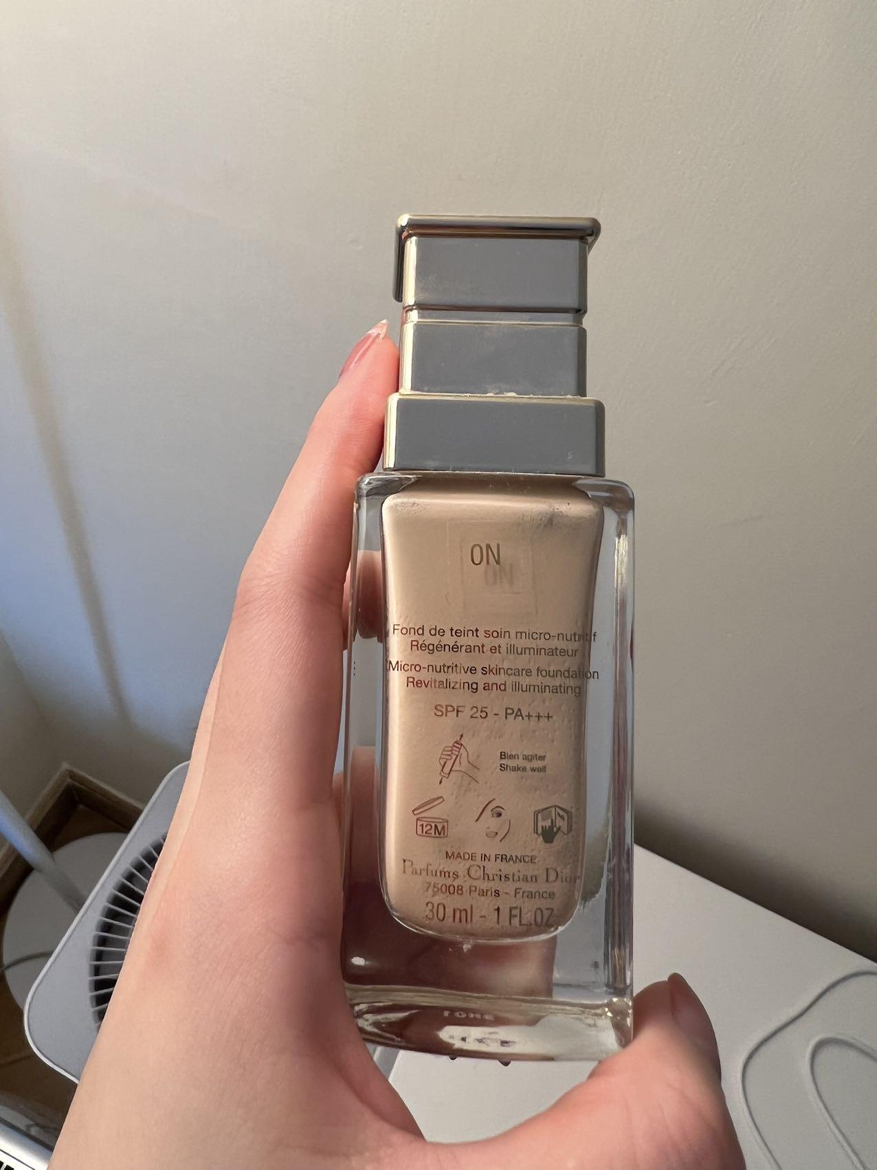 Dior花蜜粉底液