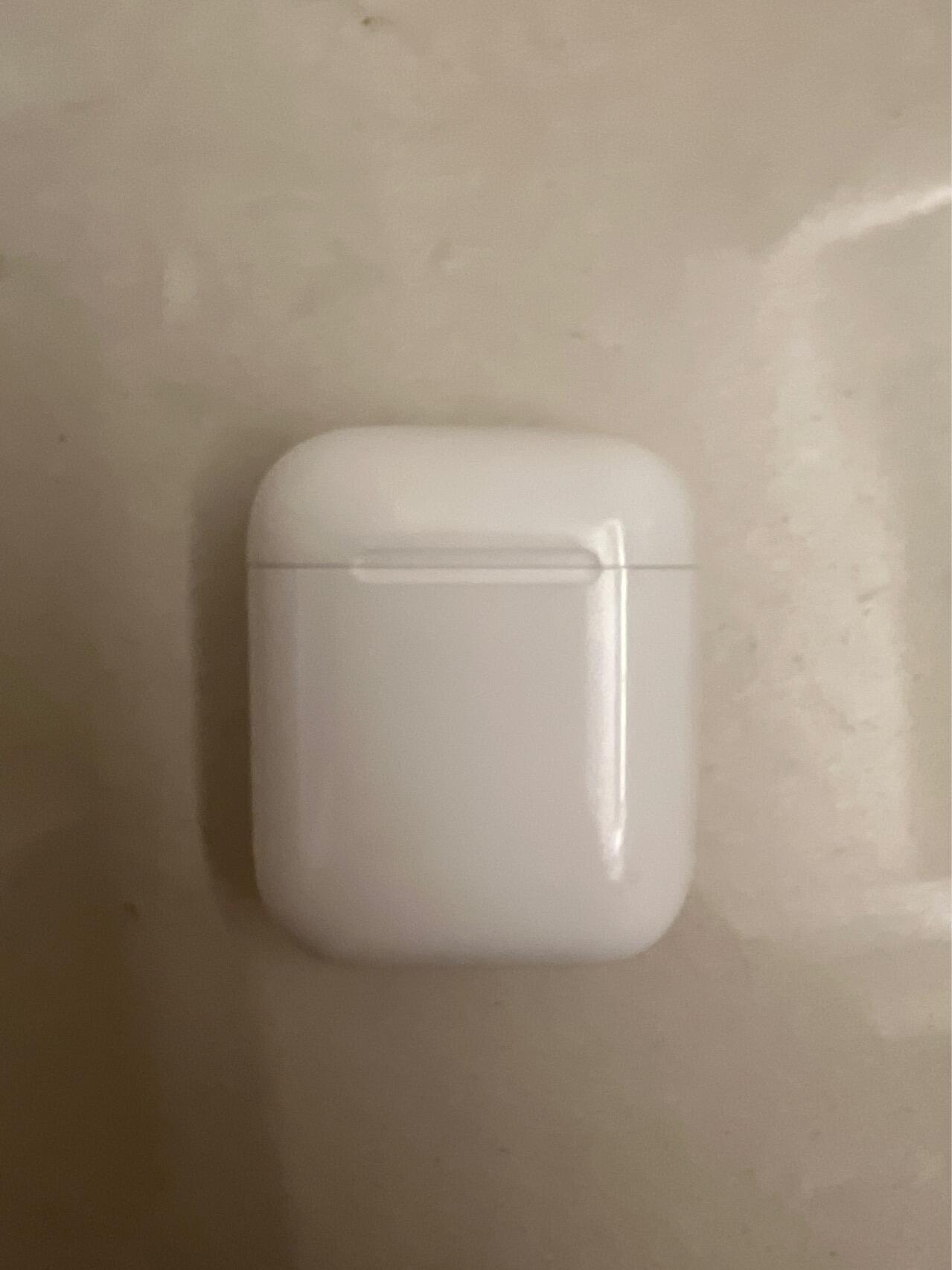AirPods2充电仓