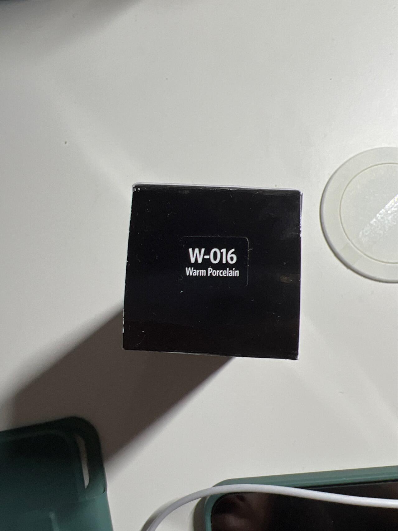 Bobbi brown虫草粉底液 W-016