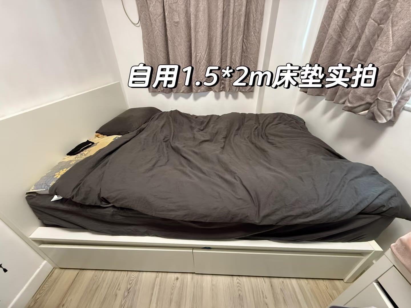 二手宜家床架（送床头移动桌和日用品）