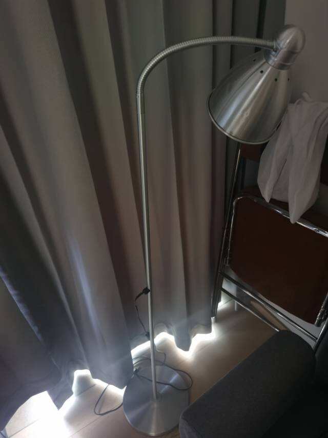 落地灯