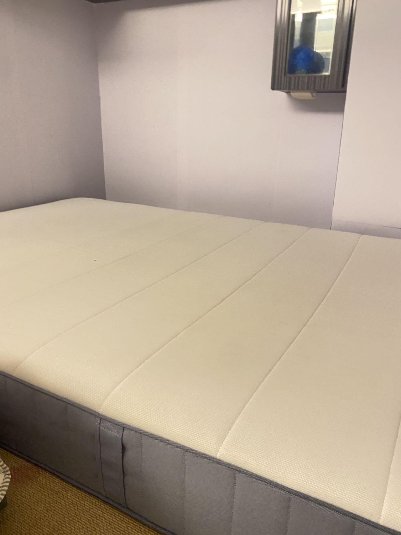 宜家小双人床垫