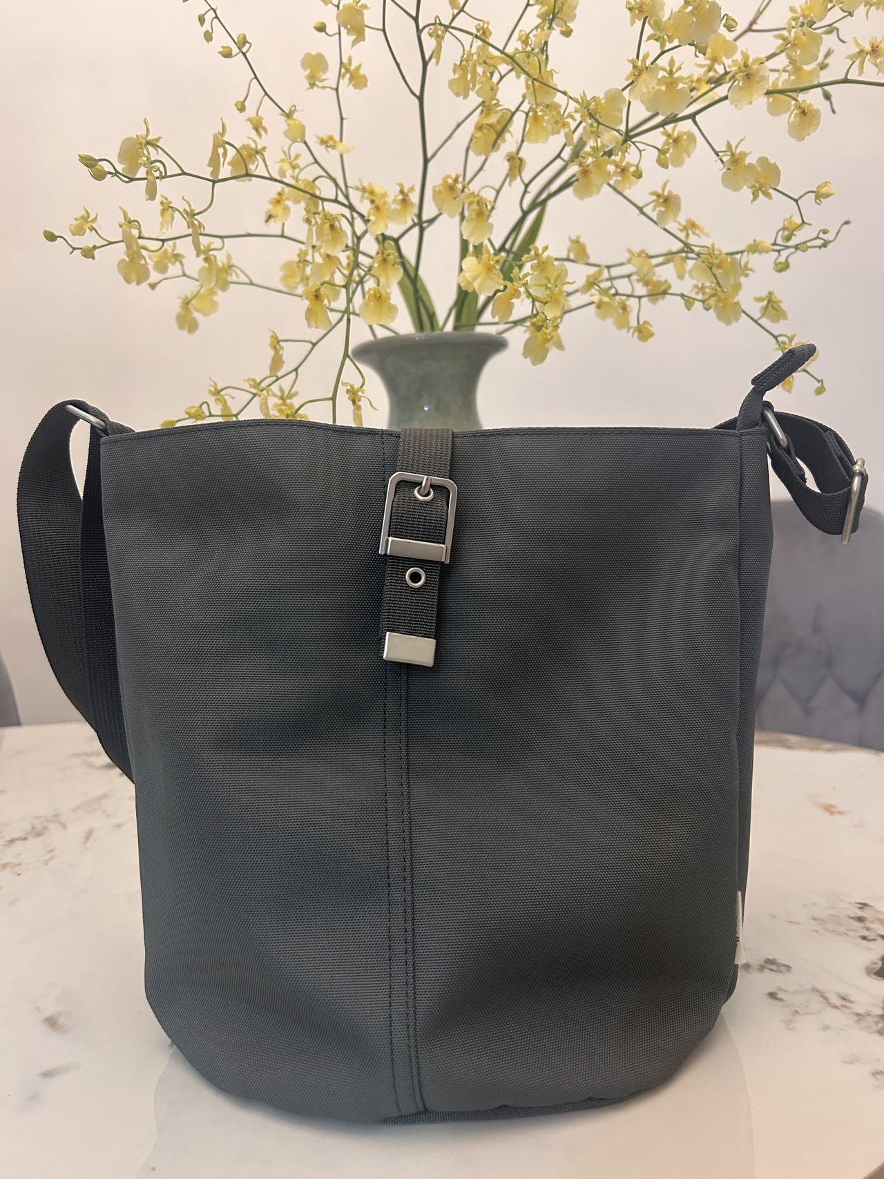 anello GRANDE LOMO多口袋水桶斜挎包