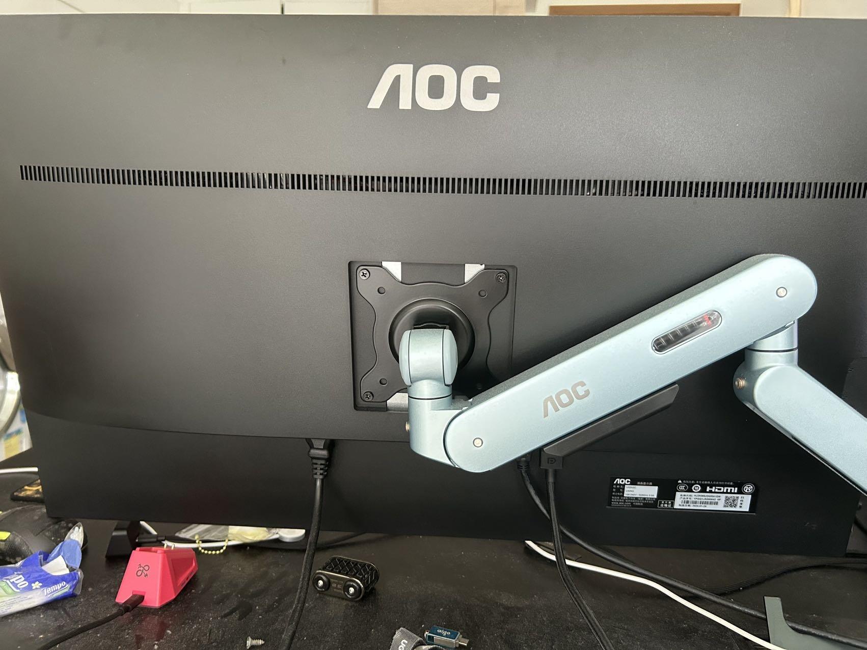 超低价！32寸4k AOC显示器