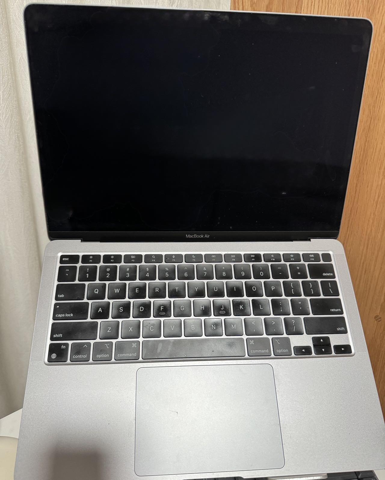 macbook air M1 & MC007显示器