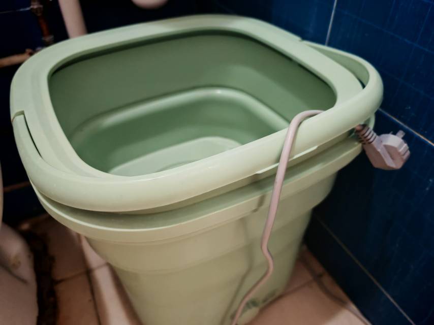 扬子18L小型可折叠洗衣机，才用6个月，9成新，功能完好，旺角自提