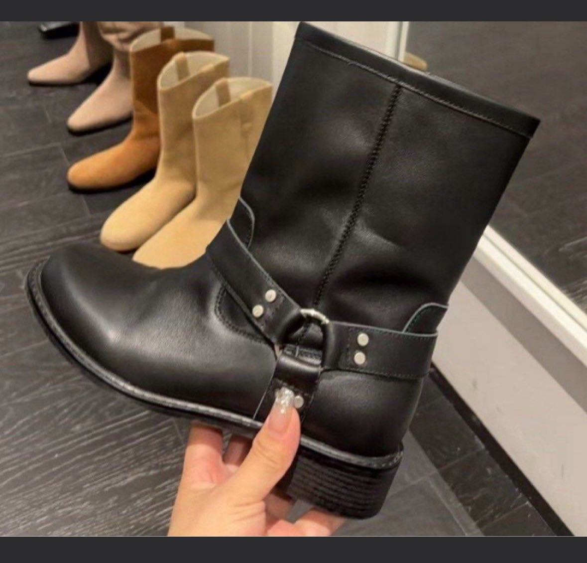 真皮黑色短靴