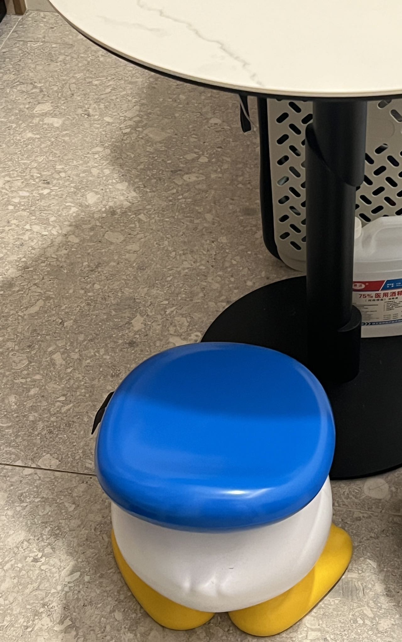 山姆唐老鸭板凳