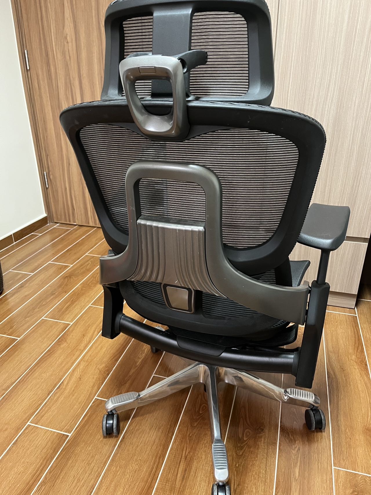 永艺550flow人体工学椅