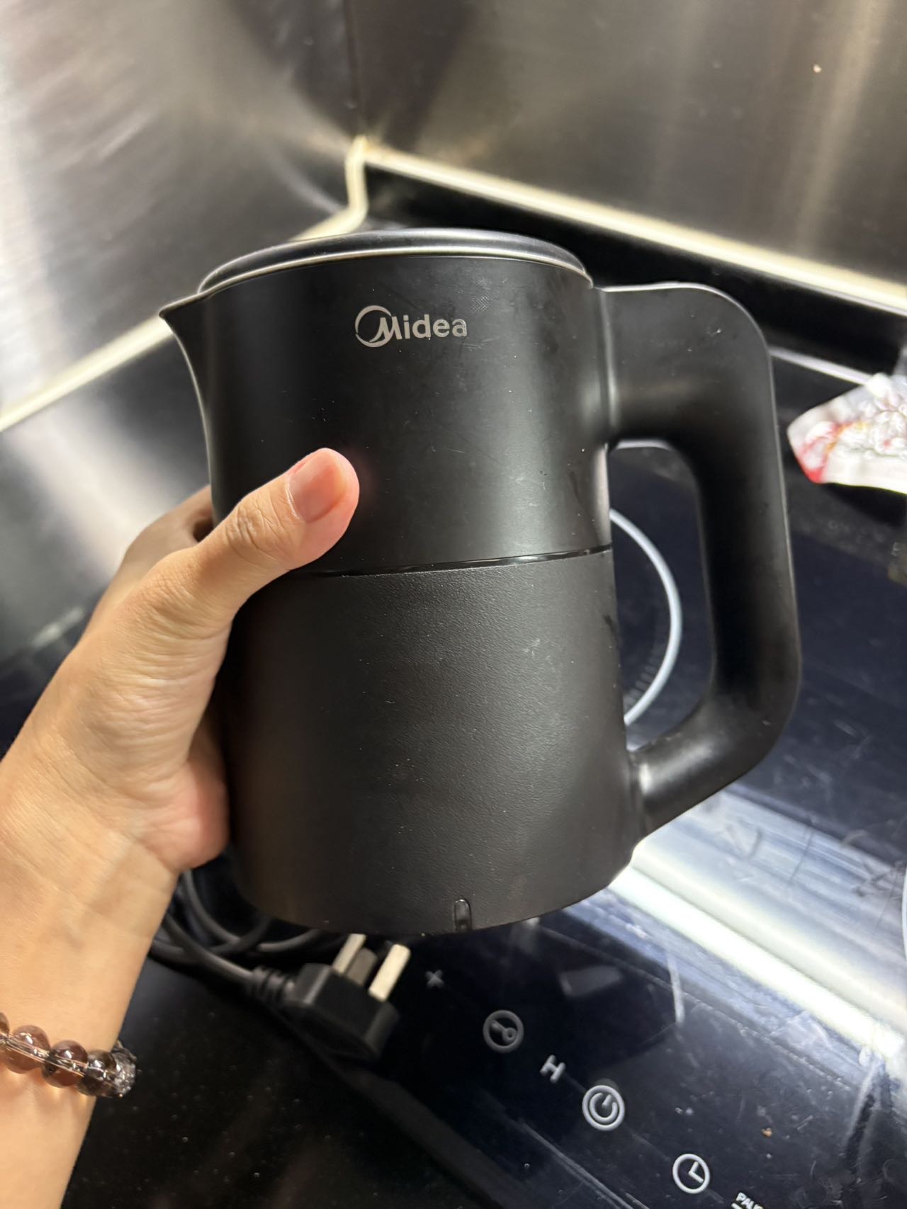 电饭煲，热水壶