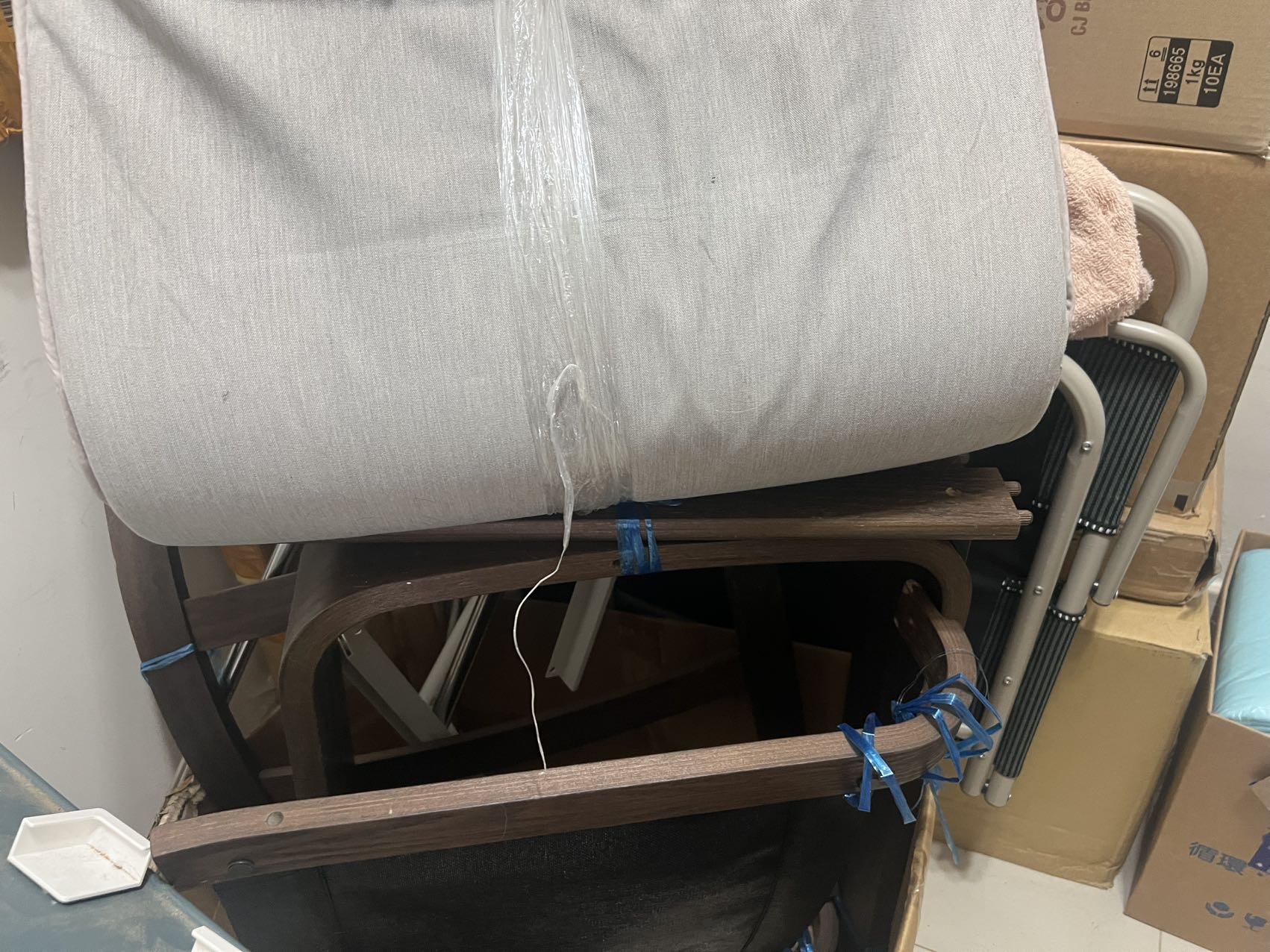 IKEA POÄNG 扶手椅 褐色/Knisa 淺米黃色