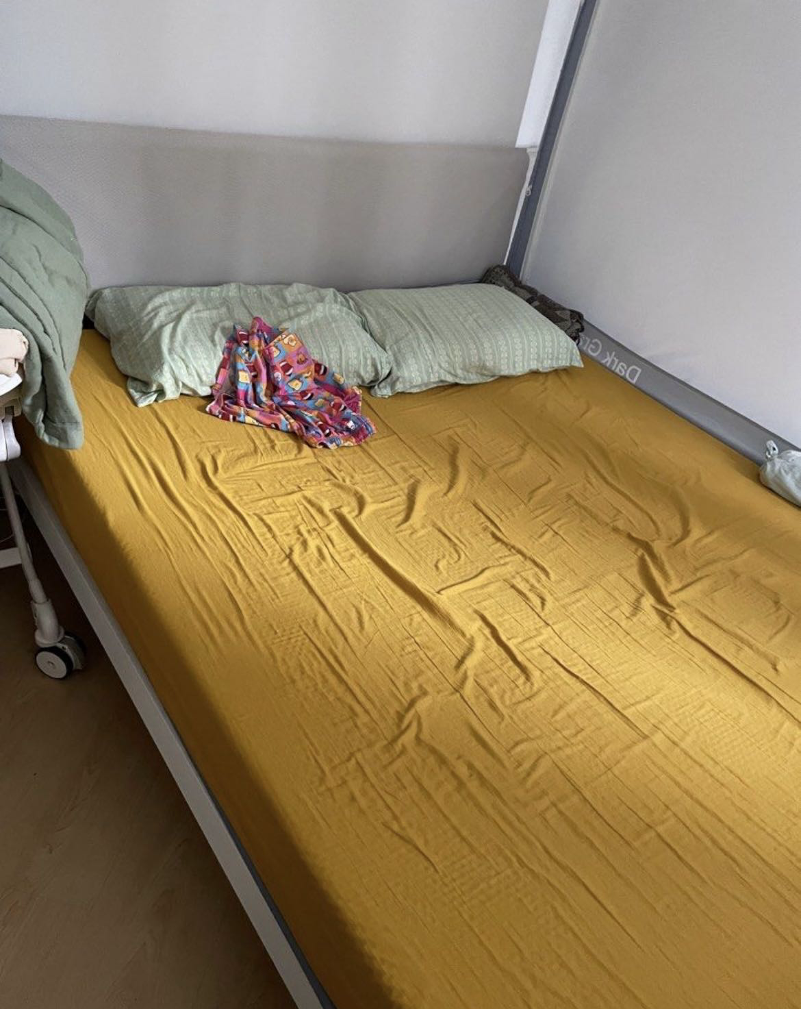 IKEA 1.5米双人床+床垫