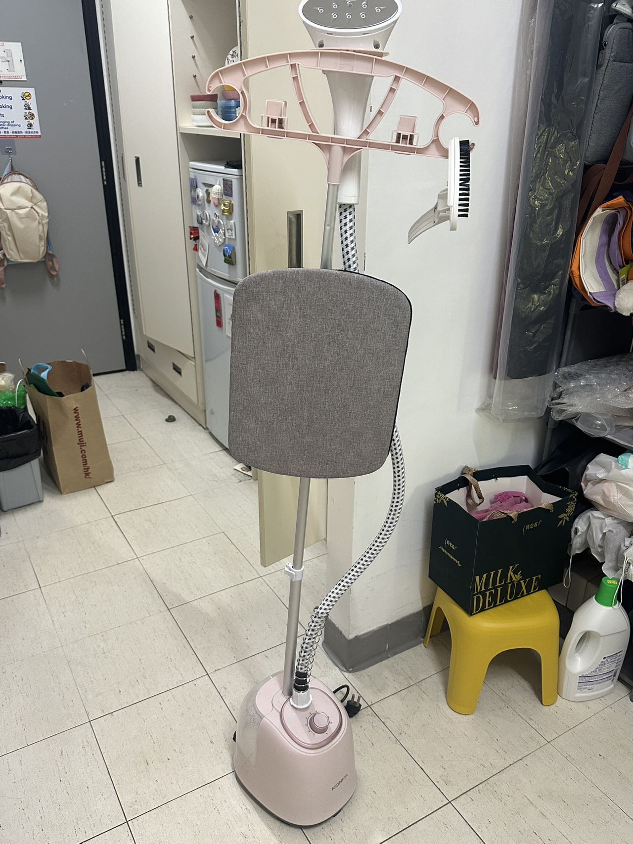 挂烫机熨斗熨衣服