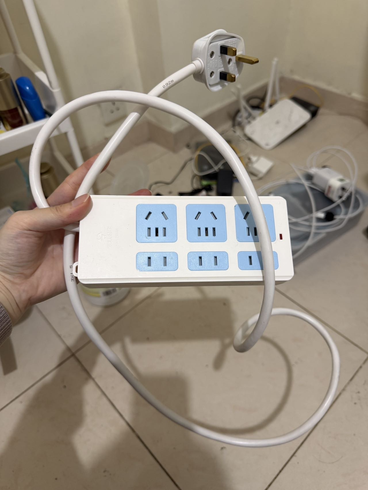 公牛排插，英标转国标