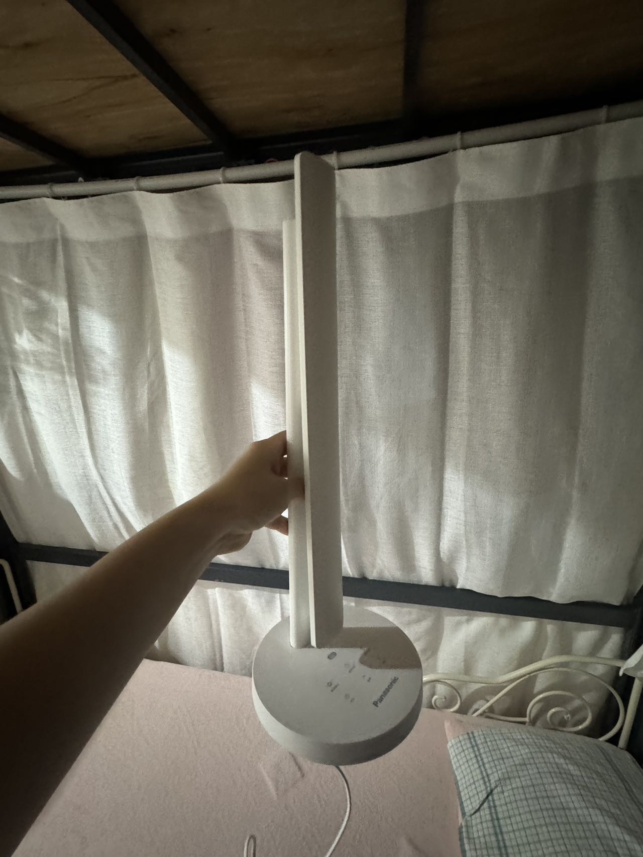 体重秤有，智能台灯，转换头等