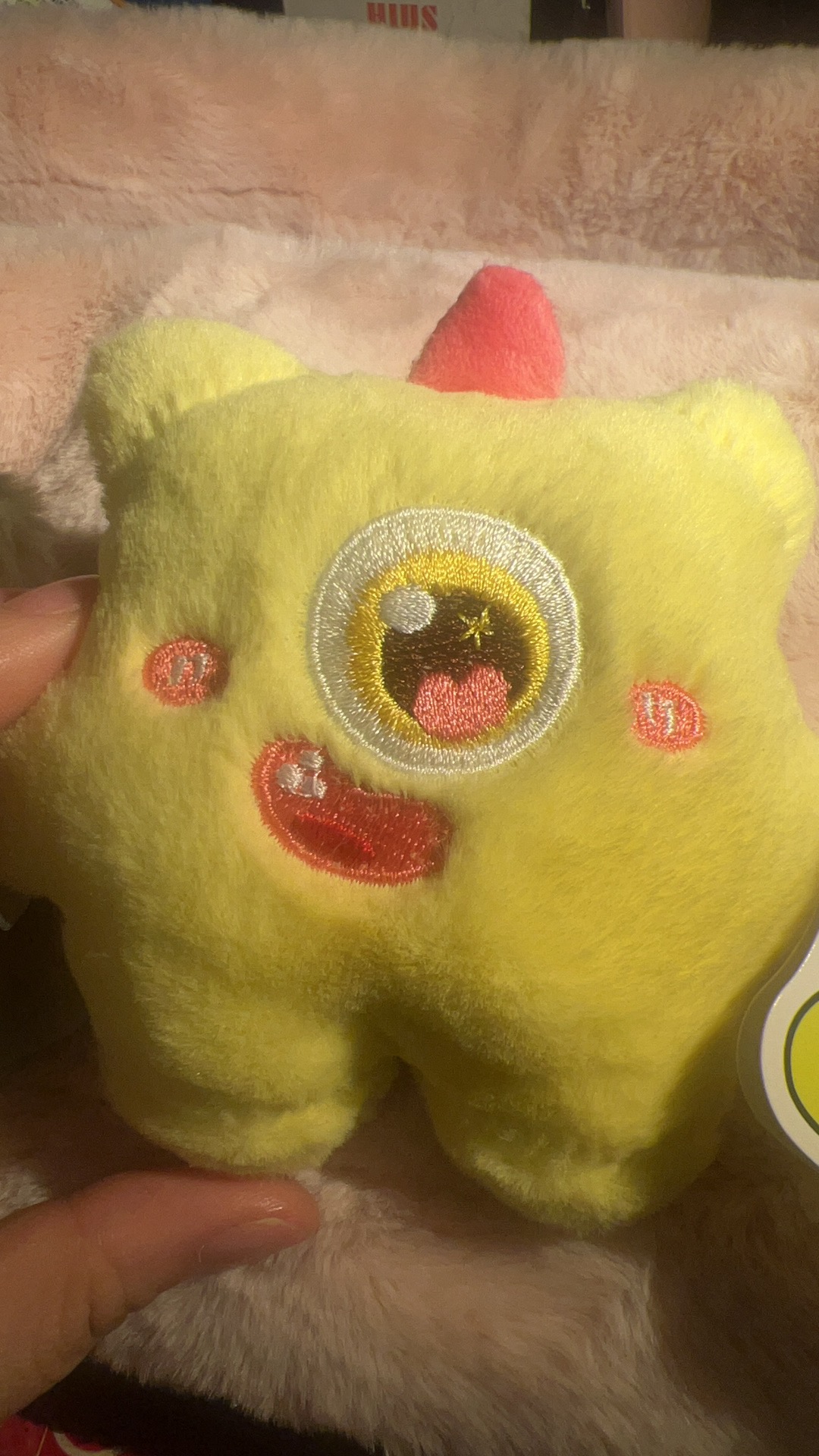 独眼小怪兽毛绒挂件