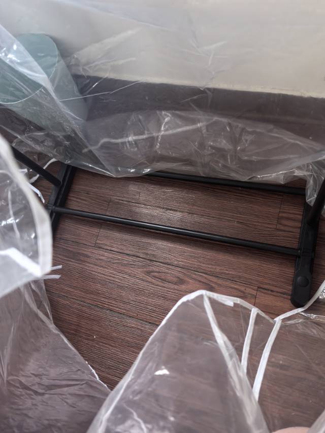 挂衣杆衣架包括防尘套