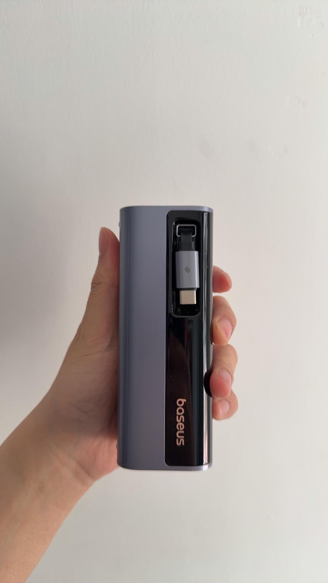 倍思20000毫安自带线充电宝