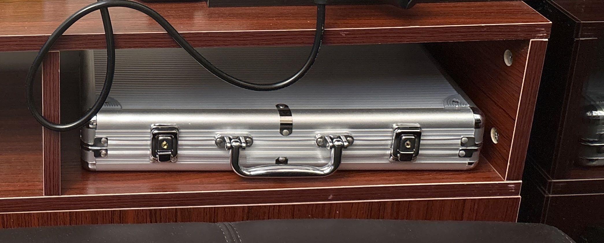 一盒德扑筹码套装