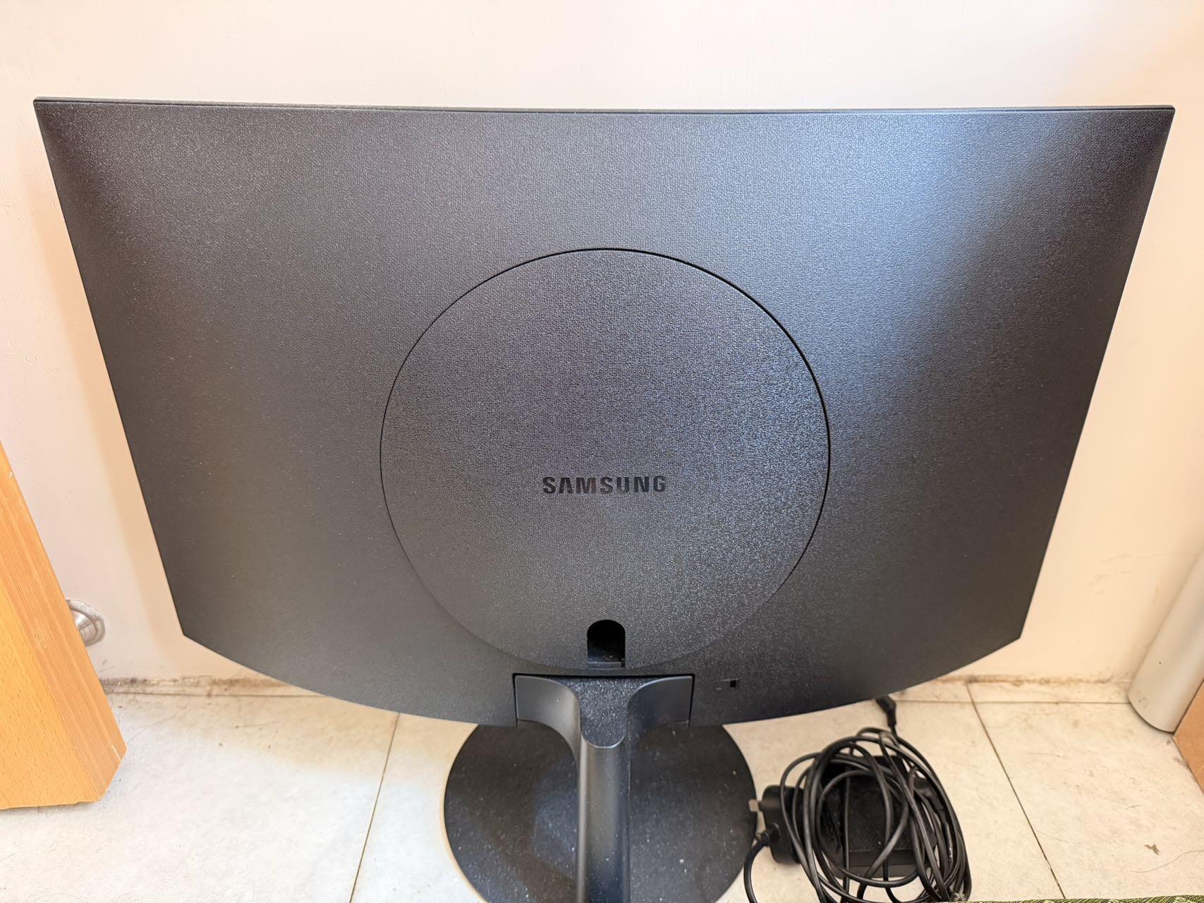 三星27寸曲面显示器