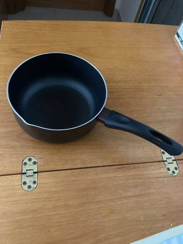 电磁炉、奶锅、沐浴液、豆鼓鲮鱼