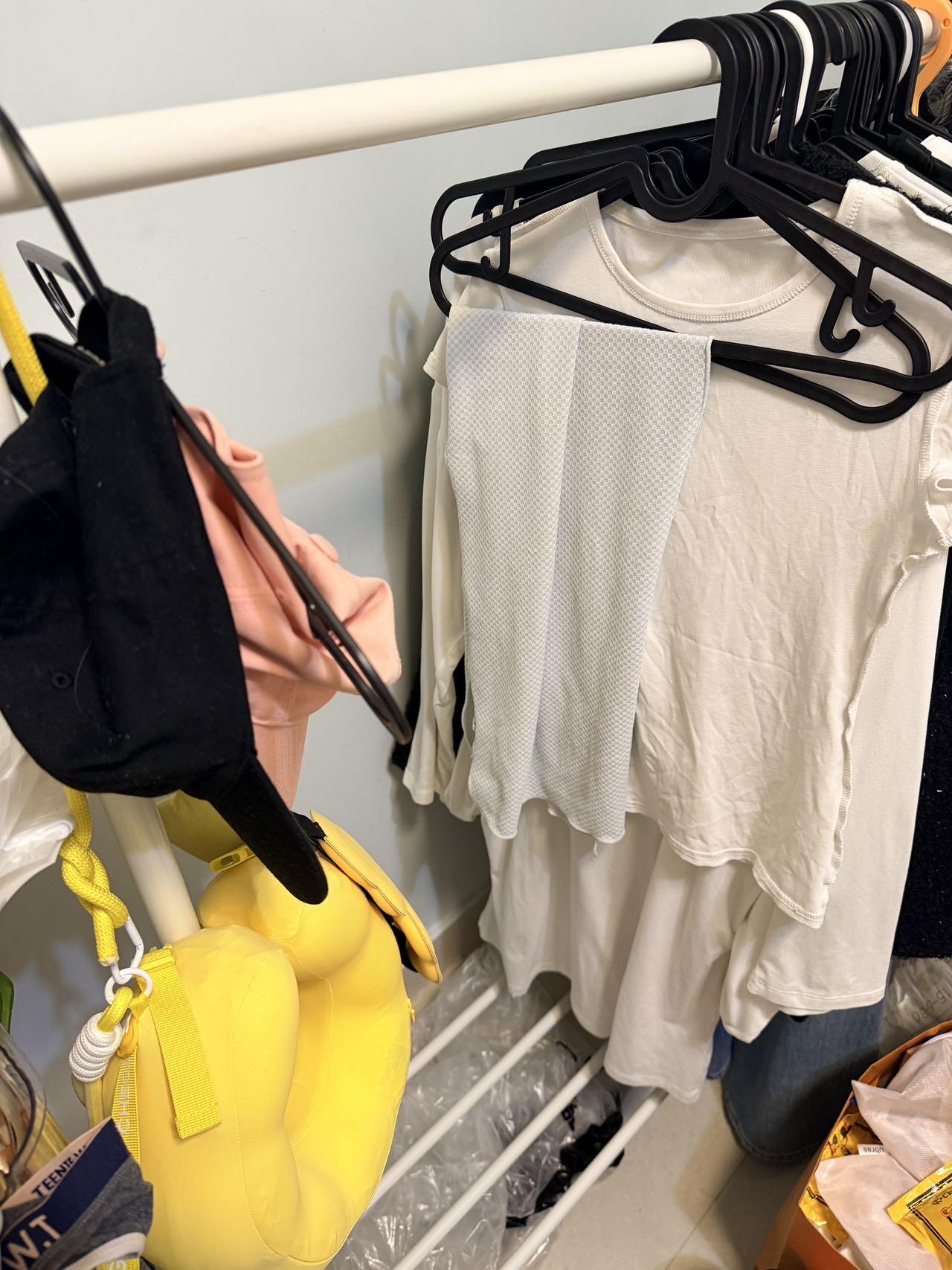 宜家落地衣架及衣柜